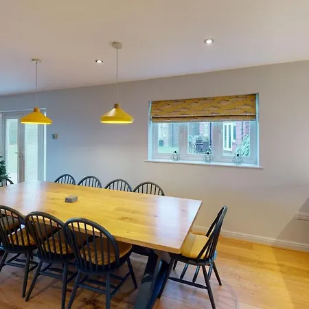 Sailaway At The Bay Filey, Sleeps 8-10, Pet-free * Filey