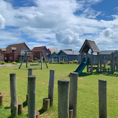 Sailaway At The Bay Filey, Sleeps 8-10, Pet-free Semesterbostad Filey