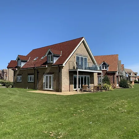 Sailaway At The Bay Filey, Sleeps 8-10, Pet-free