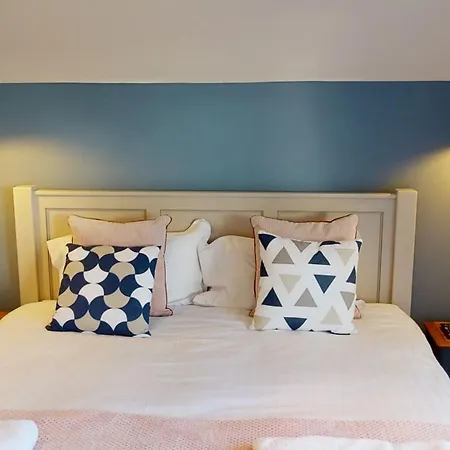 Sailaway At The Bay Filey, Sleeps 8-10, Pet-free Файли