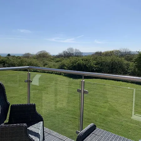 Sailaway At The Bay Filey, Sleeps 8-10, Pet-free ファイリー